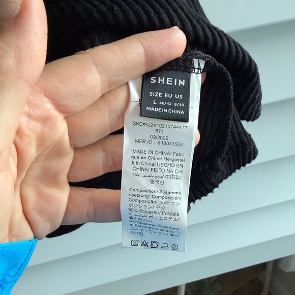 Black Ribbed Tank Top - Picture 3 of 3